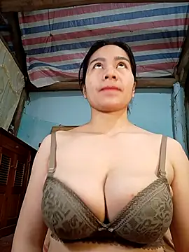 Hotgirl_2zz's cam snapshot