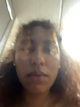 lauraltt live sex cam