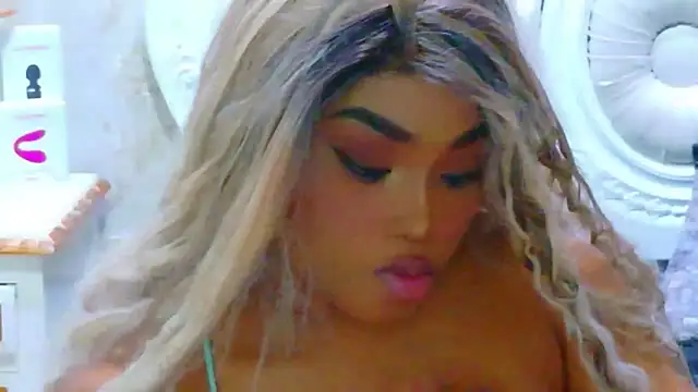 TianahGlow's cam snapshot