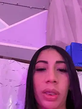 Nahomi_222 live sex cam