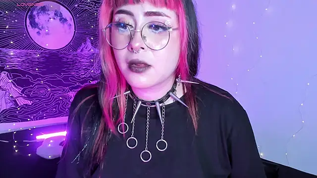 Hallucigenia_'s cam snapshot