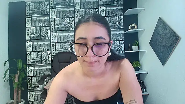 ChloeTurner_'s cam snapshot