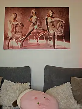 LessiaMia live sex cam