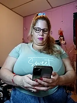 EllisW8's cam snapshot