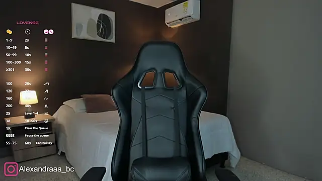 Alexandra-02's cam snapshot