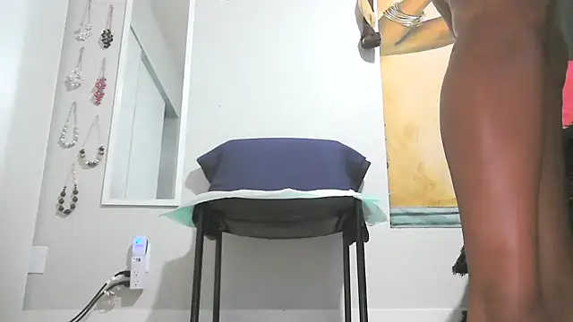 Queenanitadix live sex cam