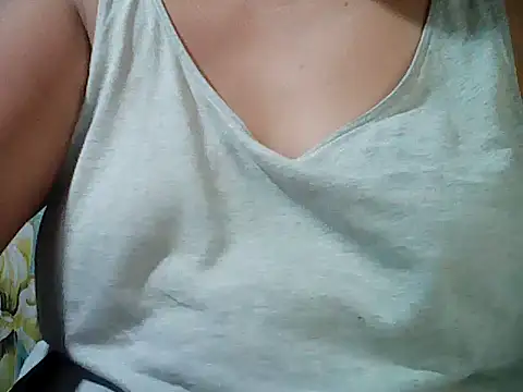 Sexyhorney4u's cam snapshot