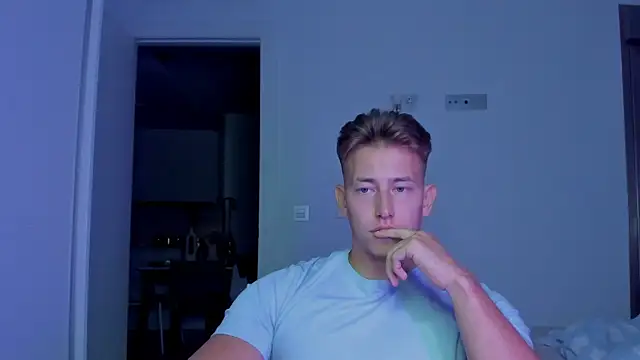 find0m_master's cam snapshot