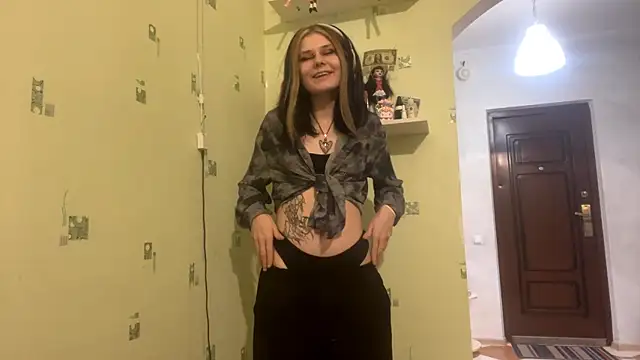 TraceeSchutt's cam snapshot