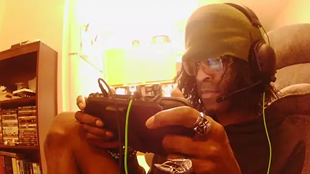 TheComfortBroker live sex cam