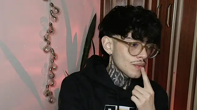 Bastiel_'s cam snapshot