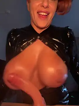 Selvaggia_official83 live sex cam