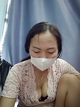 Baby-sexytits18's cam snapshot