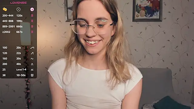 JoanBaggott's cam snapshot