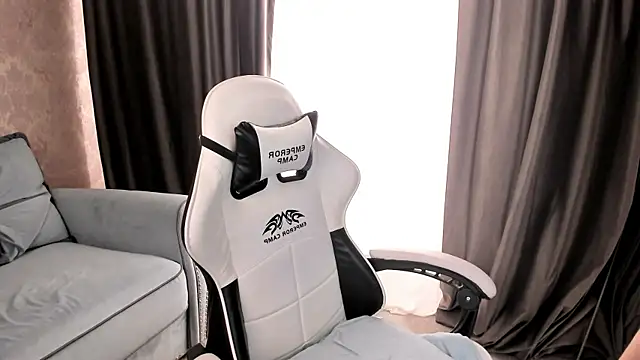 RuthBevy's cam snapshot