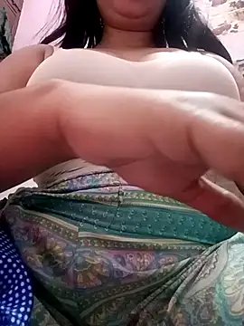 cute-mahek's cam snapshot