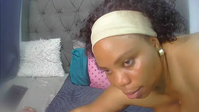 ThePeacheese's cam snapshot