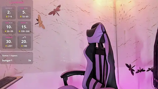 SaraLondon13's cam snapshot