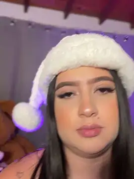 Emiily_Moore1's cam snapshot