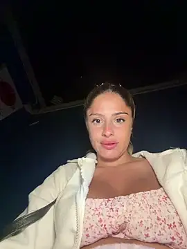 SophieVJ's cam snapshot