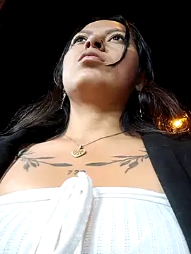 LunaHot_777 live sex cam