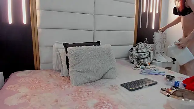 BritannySmith19 live sex cam