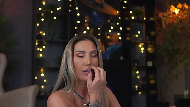 Evelyn_Evyyy live sex cam