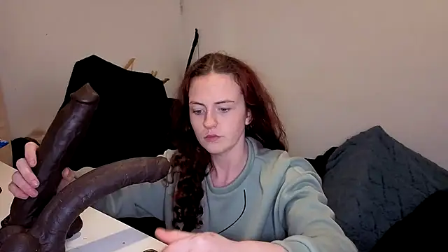 ENGLISHEMILY_69's cam snapshot