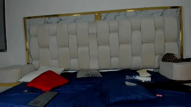 HellAndDante_'s cam snapshot