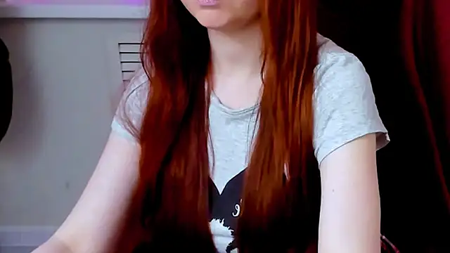 CarolGiggly live sex cam