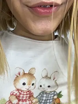 SweetBunnyGF live sex cam