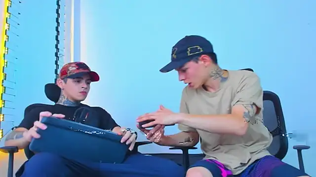 HOT_boy2025 live sex cam