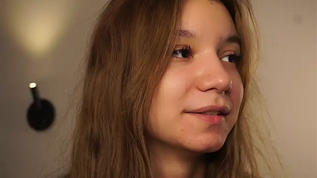 BrynnHolverson live sex cam