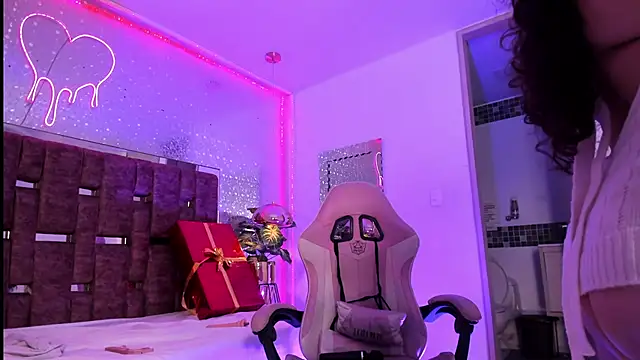 ShylySweet live sex cam