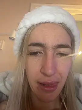 BarbieBlondieGirl's cam snapshot