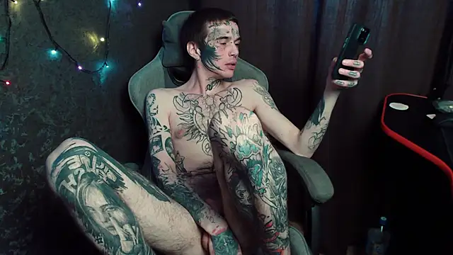 lonelycry7tal's cam snapshot