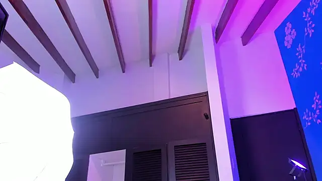 Issa_Clark01's cam snapshot