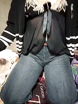 embe889's cam snapshot