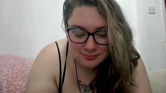 Bustycurves's cam snapshot