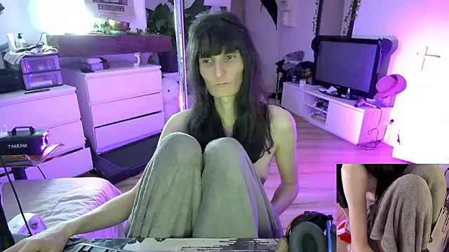 CeriseLapine live sex cam