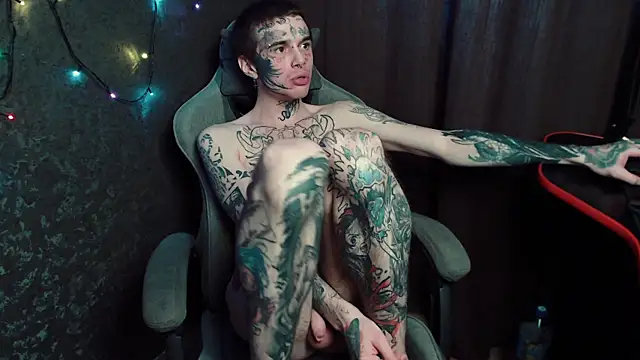 lonelycry7tal's cam snapshot