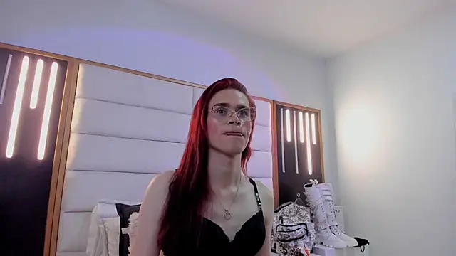 BritannySmith19 live sex cam