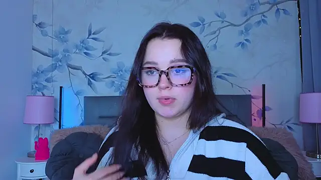 Cute_kitty-'s cam snapshot