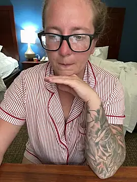 Lizzyloo's cam snapshot