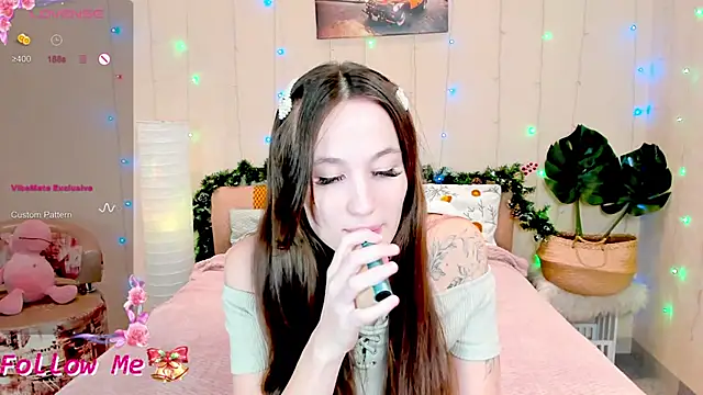 honeybuns_lizzy's cam snapshot