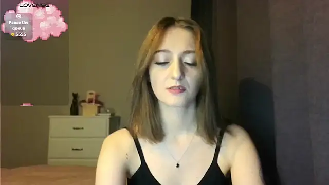 white_liillyy's cam snapshot