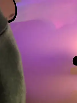 gurlnips live sex cam