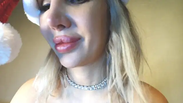 SexyQueenNina live sex cam