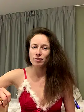 GoldenPussy1329 live sex cam