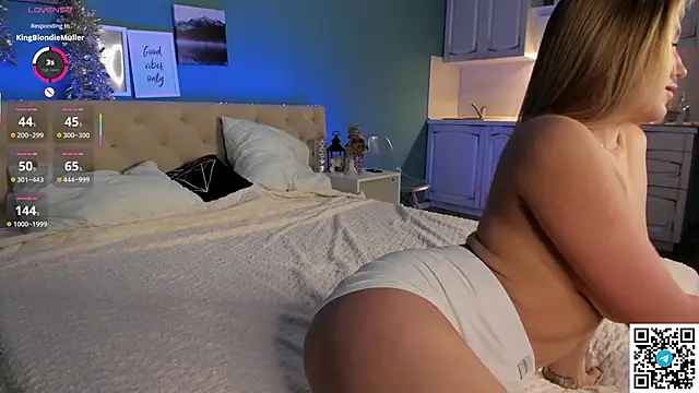 Mavis_Willis's cam snapshot